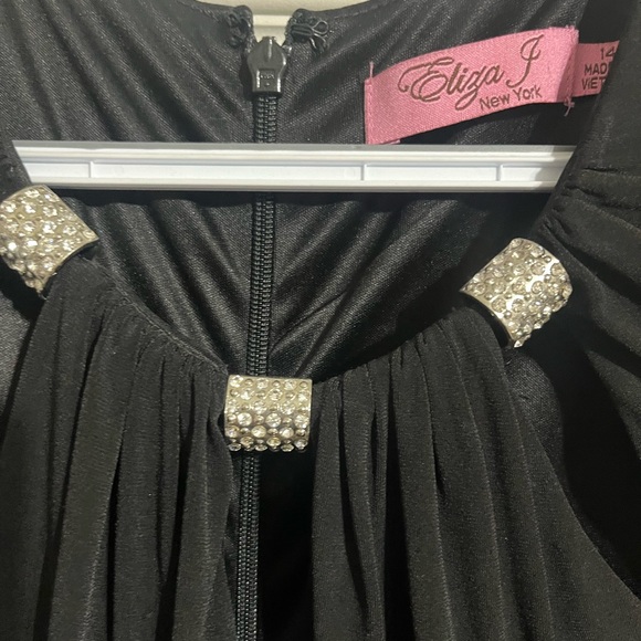 Black evening dress - Picture 4 of 4